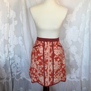 Anthropologie kitschy apron skirt w/pockets.